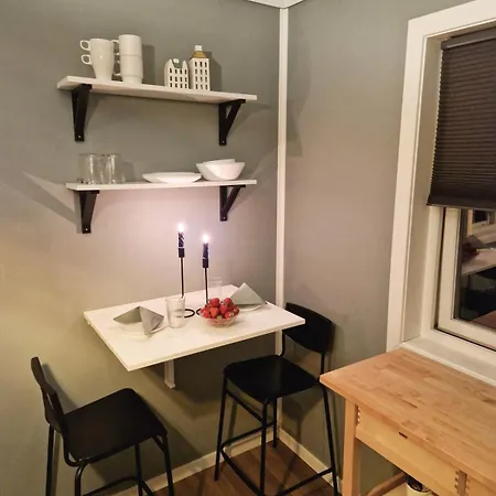 Cozy With Bathroom, Porch, Garden, Private Entrance